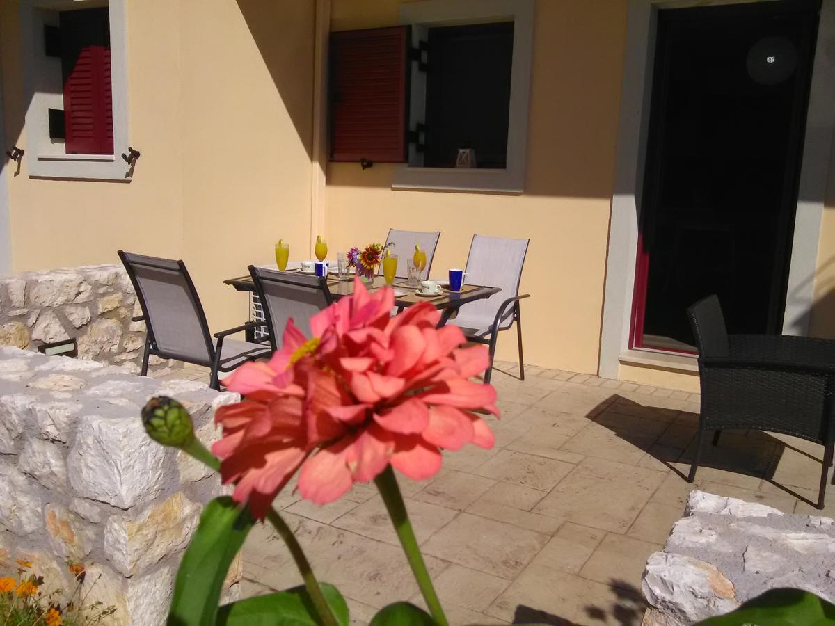 Mikros Gialos Apartments Εξωτερικό φωτογραφία